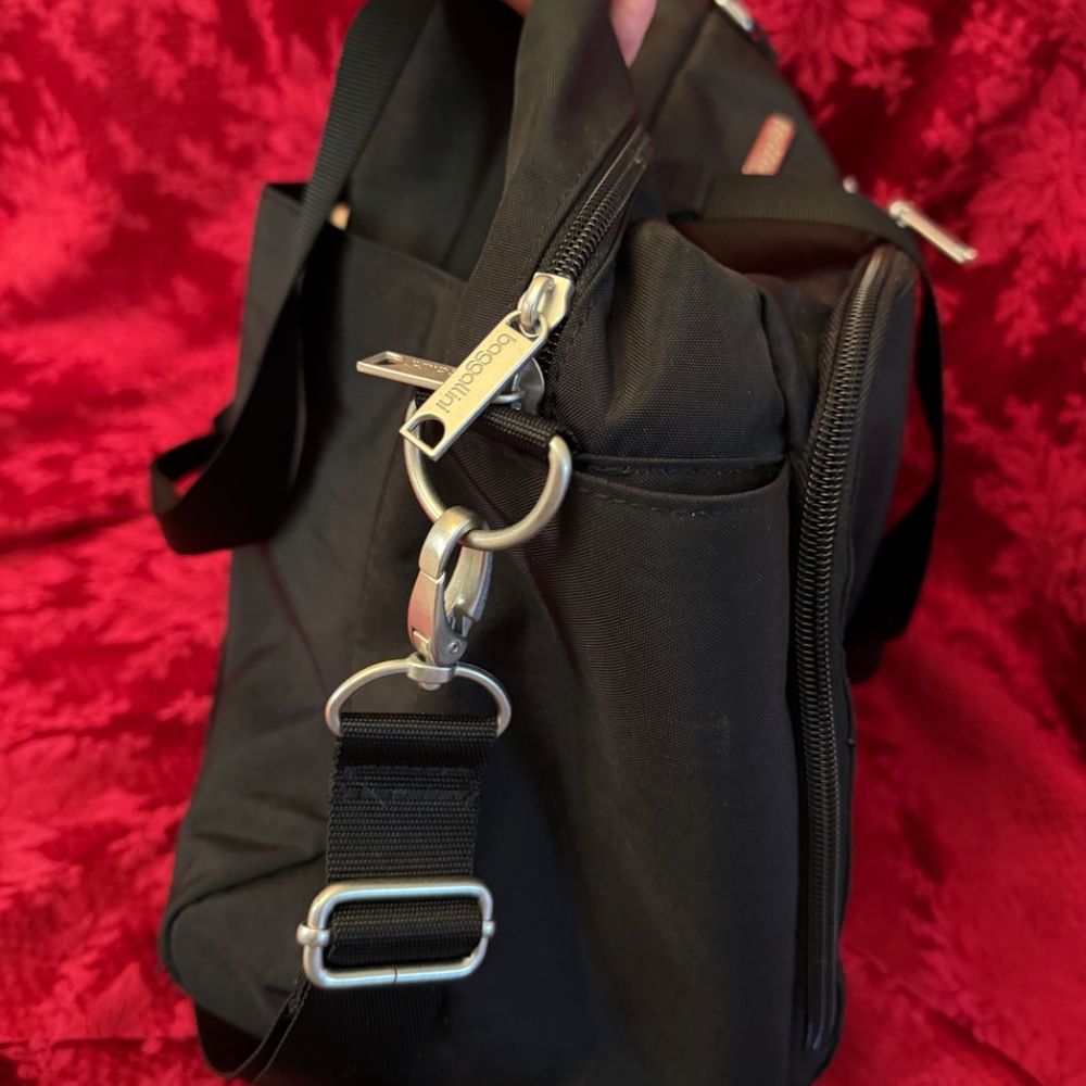 Baggallini Black Fifth Ave Weekender Bag - Picture 5 of 11